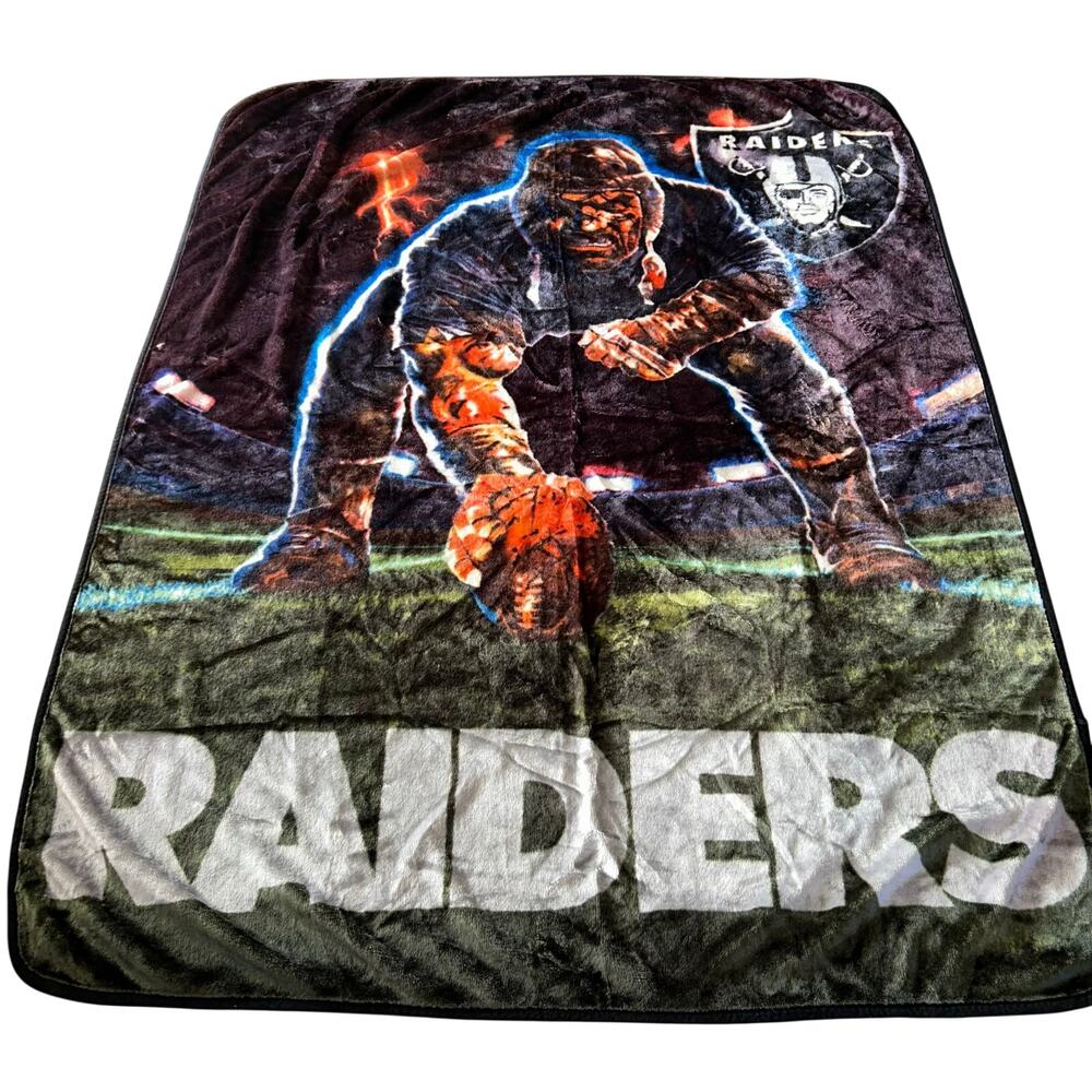 Oakland Raiders NFL Northwest 3Pt. Stance Minky Throw 79x61”